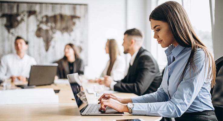 Projeto de igualdade salarial entre homens e mulheres aguarda sanção presidencial